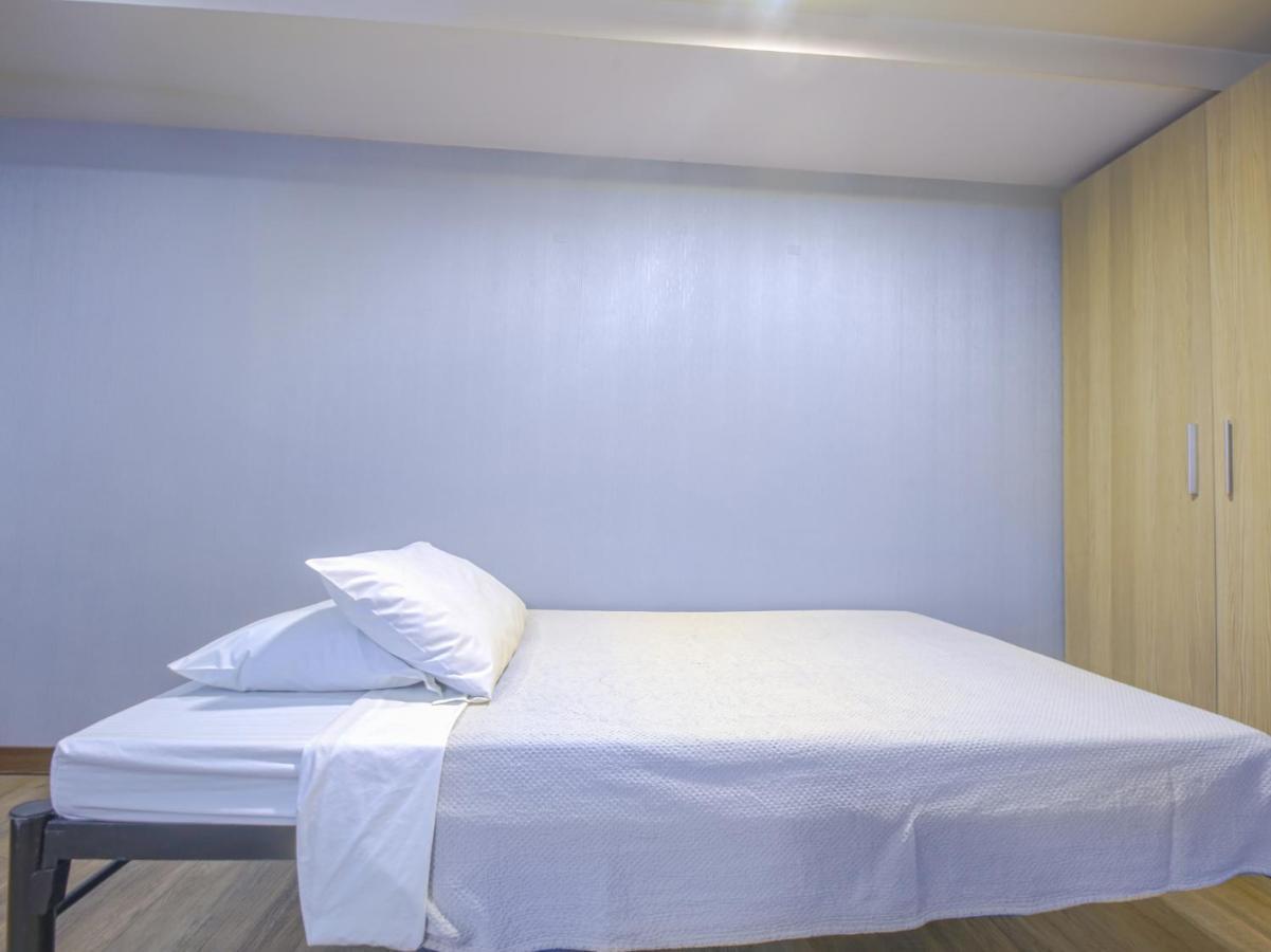 Hotel Super Oyo Capital O 907 Ceo Flats Makati City Esterno foto