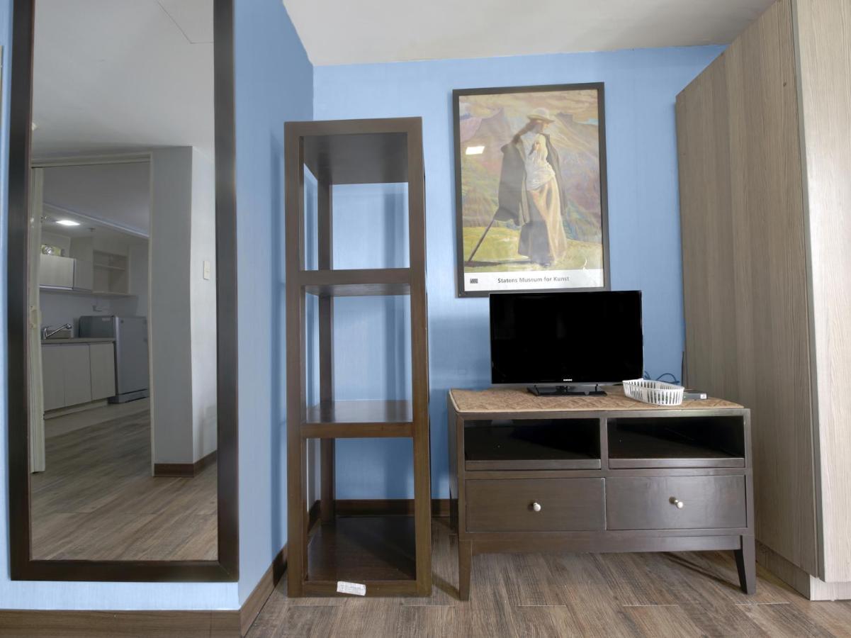 Hotel Super Oyo Capital O 907 Ceo Flats Makati City Esterno foto