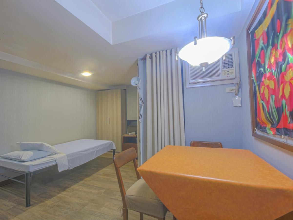 Hotel Super Oyo Capital O 907 Ceo Flats Makati City Esterno foto