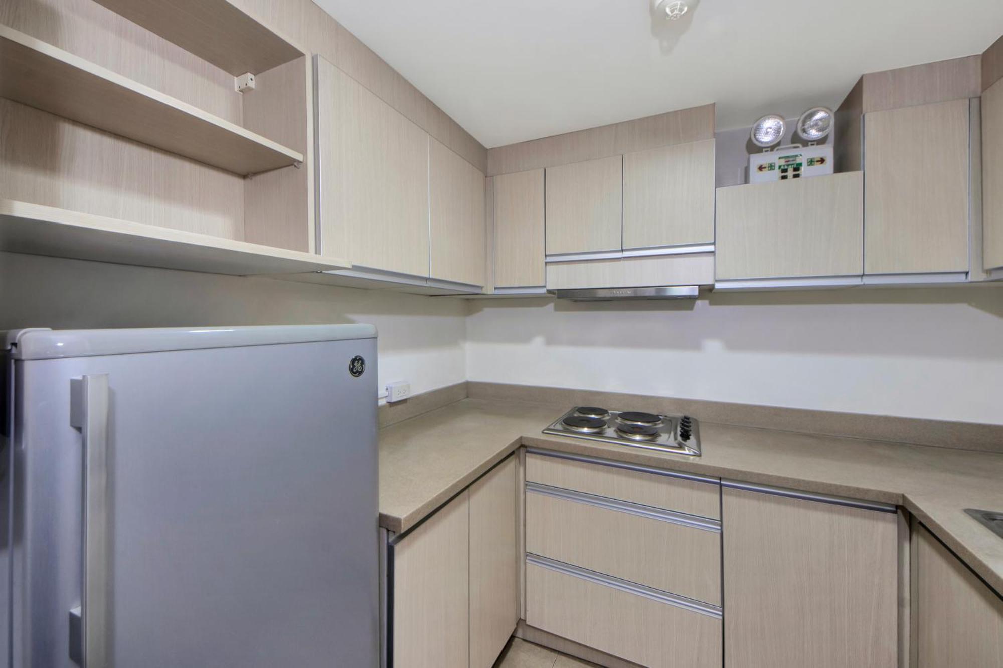 Hotel Super Oyo Capital O 907 Ceo Flats Makati City Esterno foto
