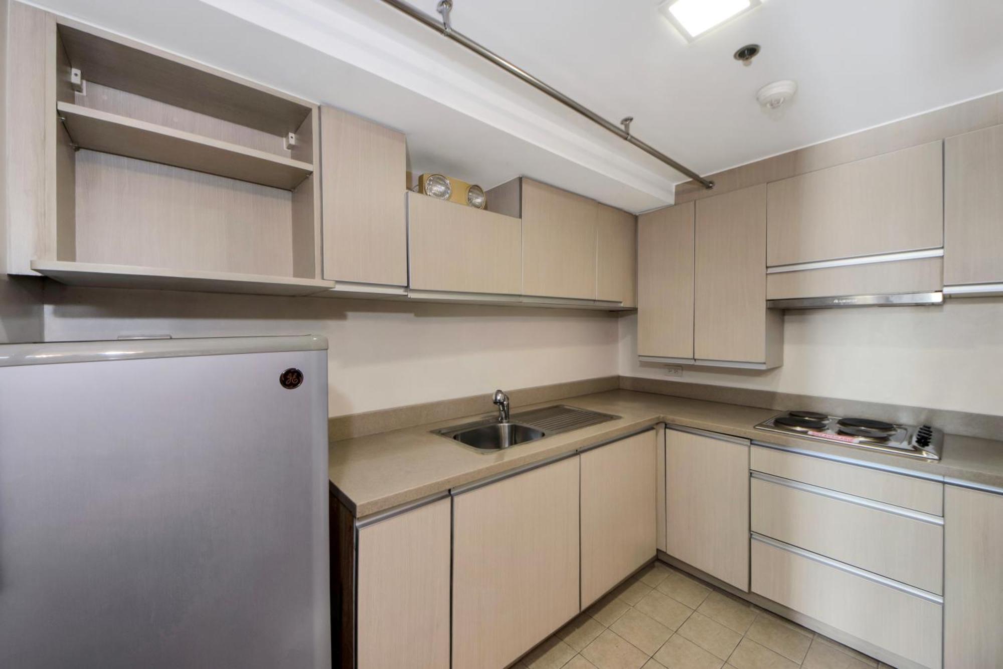 Hotel Super Oyo Capital O 907 Ceo Flats Makati City Esterno foto