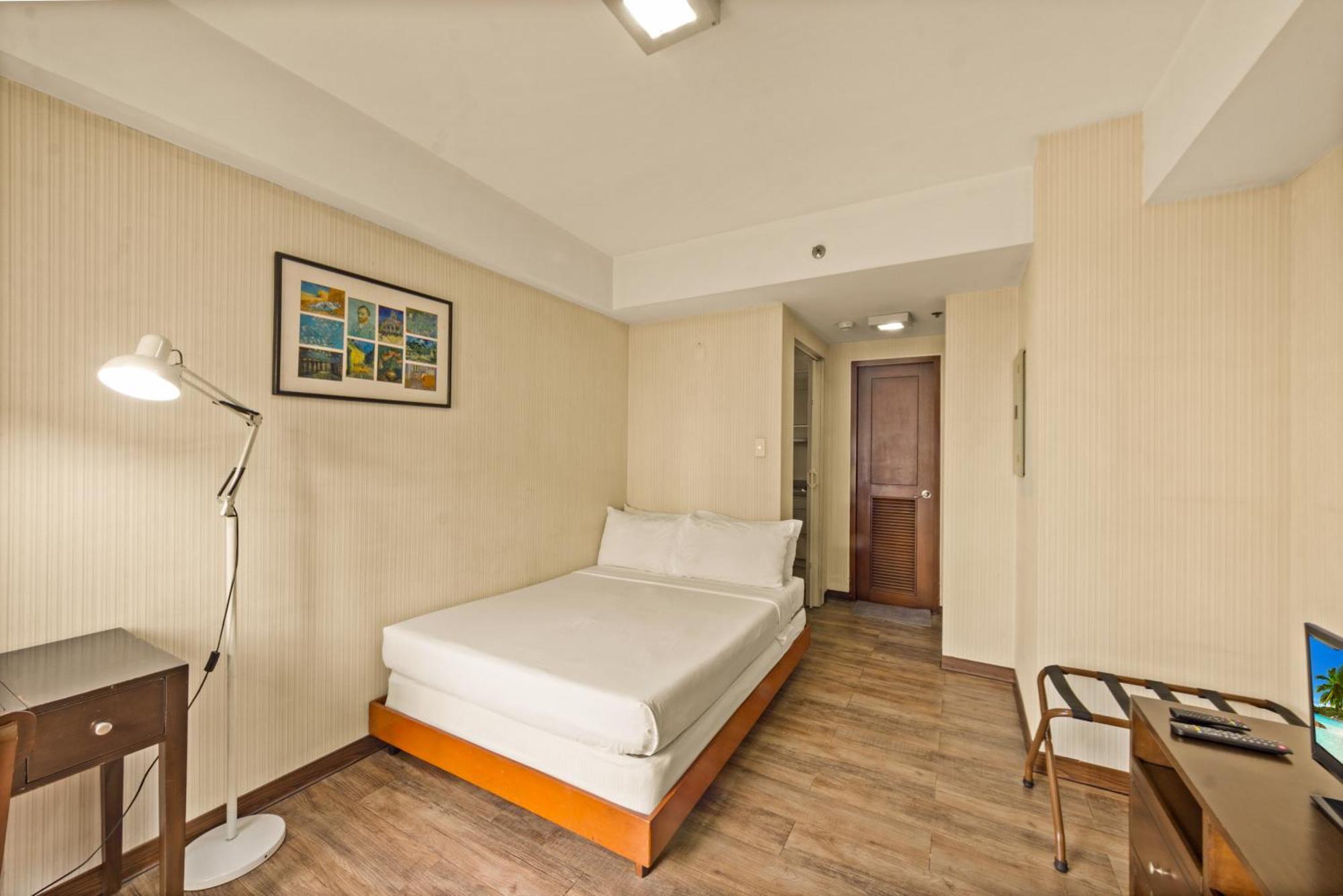 Hotel Super Oyo Capital O 907 Ceo Flats Makati City Esterno foto
